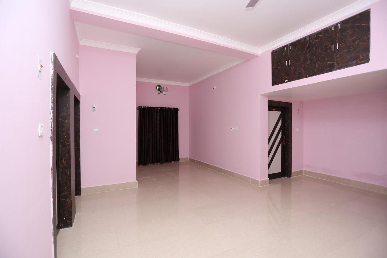 Oyo 24317 Aditya Guest House 3 Bhubaneswar Exterior photo
